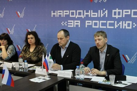 Курганские активисты ОНФ обсудили ход реализации проекта «Формирование комфортной городской среды» Курганские активисты ОНФ обсудили ход реализации проекта «Формирование комфортной городской среды»