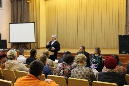 Активисты ОНФ разъясняют жителям Амурской области порядок участия в проекте «Формирование комфортной городской среды» Активисты ОНФ разъясняют жителям Амурской области порядок участия в проекте «Формирование комфортной городской среды»