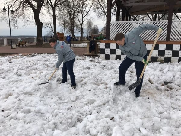 Кировские активисты ОНФ провели серию субботников в рамках проекта Народного фронта «Генеральная уборка» Кировские активисты ОНФ провели серию субботников в рамках проекта Народного фронта «Генеральная уборка»
