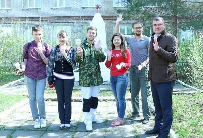 Сотрудники «Мебельного Базара» провели субботник в школе-интернате №95 Сотрудники «Мебельного Базара» провели субботник в школе-интернате №95