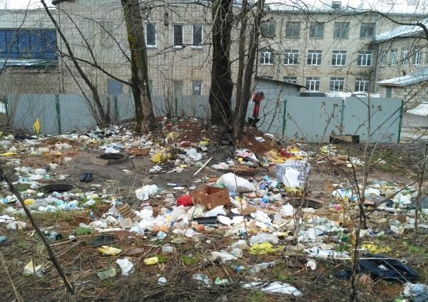 Активисты ОНФ обнаружили более 25 свалок в гаражных кооперативах Юго-Западного района Кирова Активисты ОНФ обнаружили более 25 свалок в гаражных кооперативах Юго-Западного района Кирова