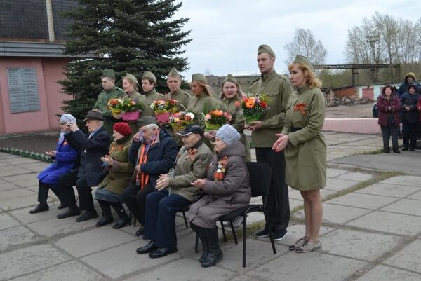 Серовский механический завод поздравил своих ветеранов с праздником Серовский механический завод поздравил своих ветеранов с праздником