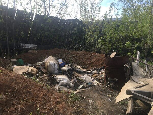 Активисты ОНФ обнаружили свалку опасных отходов в Юго-Западном районе Кирова Активисты ОНФ обнаружили свалку опасных отходов в Юго-Западном районе Кирова