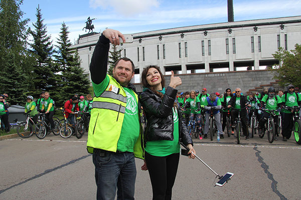 В Москве прошел общероссийский велофлешмоб в поддержку здорового образа жизни «Велосипед лучше сигарет!» В Москве прошел общероссийский велофлешмоб в поддержку здорового образа жизни «Велосипед лучше сигарет!»