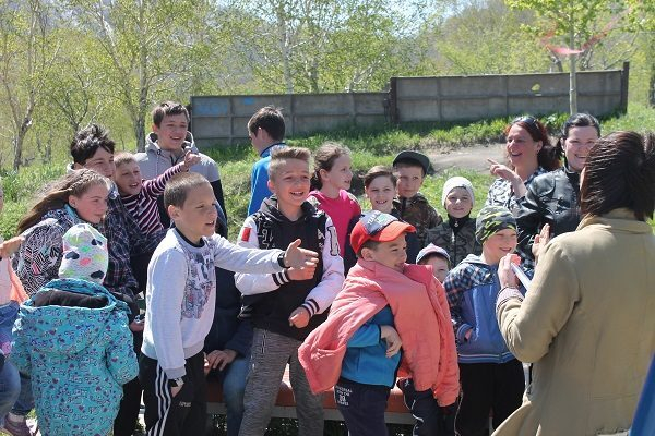 Активисты ОНФ провели акцию «От компьютера к живому общению» для детей из пригородного поселка Петропавловска-Камчатского Активисты ОНФ провели акцию «От компьютера к живому общению» для детей из пригородного поселка Петропавловска-Камчатского