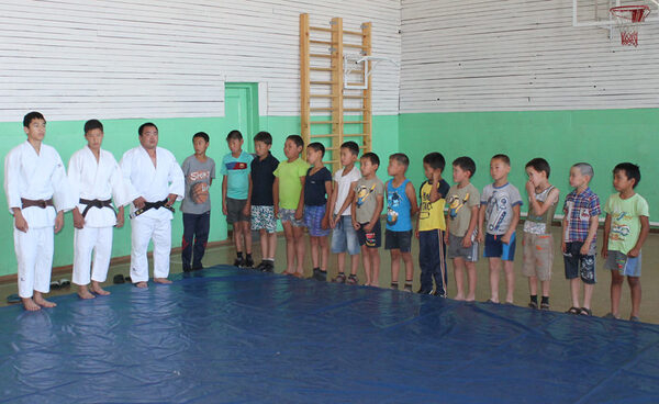 Активисты ОНФ в Туве запустили проект «Мобильный тренер» Активисты ОНФ в Туве запустили проект «Мобильный тренер»