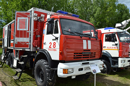 Автомобиль Пожарный Многоцелевой МПЗ-АПМ с установкой пожаротушения температурно активированной водой на форуме «Комплексная безопасность — 2017» Автомобиль Пожарный Многоцелевой МПЗ-АПМ с установкой пожаротушения температурно активированной водой на форуме «Комплексная безопасность — 2017»