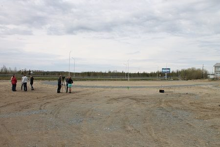 После вмешательства Народного фронта начались работы по благоустройству спортивно-игрового комплекса в Салехарде После вмешательства Народного фронта начались работы по благоустройству спортивно-игрового комплекса в Салехарде