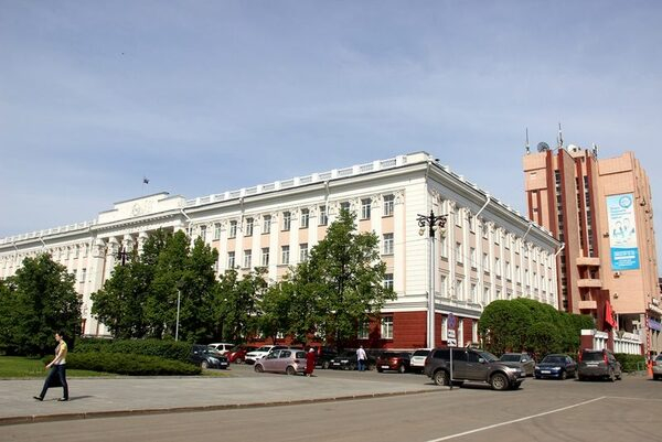 Оригинальный подарок сделали родному университету выпускники-математики АлтГУ Оригинальный подарок сделали родному университету выпускники-математики АлтГУ