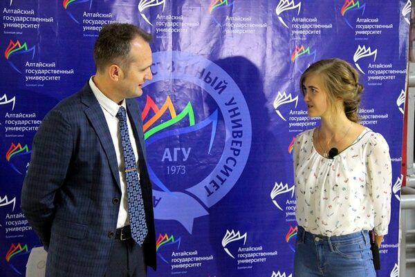 В Алтайском госуниверситете начались вступительные экзамены для иностранцев и выпускников колледжей В Алтайском госуниверситете начались вступительные экзамены для иностранцев и выпускников колледжей