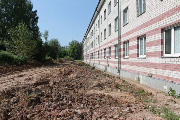 Кировские активисты ОНФ держат на контроле устранение проблем в доме для переселенцев из аварийного жилья в Лянгасово Кировские активисты ОНФ держат на контроле устранение проблем в доме для переселенцев из аварийного жилья в Лянгасово