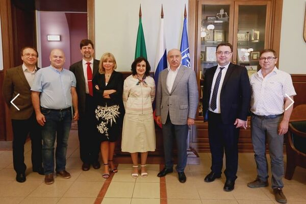 «Больше, чем образование»: Pfizer и КФУ разрабатывают новую партнерскую стратегию, на этот раз в научной сфере «Больше, чем образование»: Pfizer и КФУ разрабатывают новую партнерскую стратегию, на этот раз в научной сфере