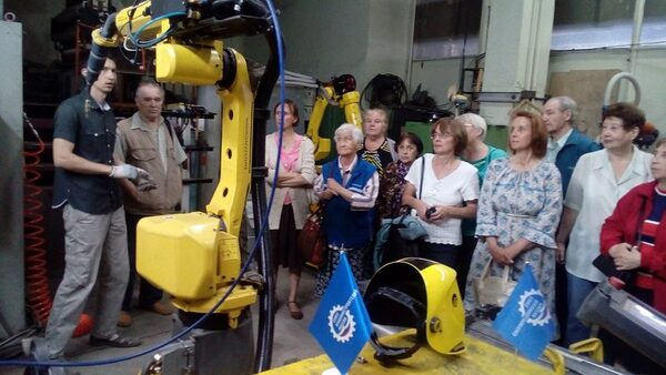 Ветераны познакомились с современными лазерными технологиями Ветераны познакомились с современными лазерными технологиями