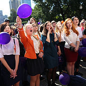 День первый: митинг на проспекте Ленина, первые «студики» и танцы на улице День первый: митинг на проспекте Ленина, первые «студики» и танцы на улице