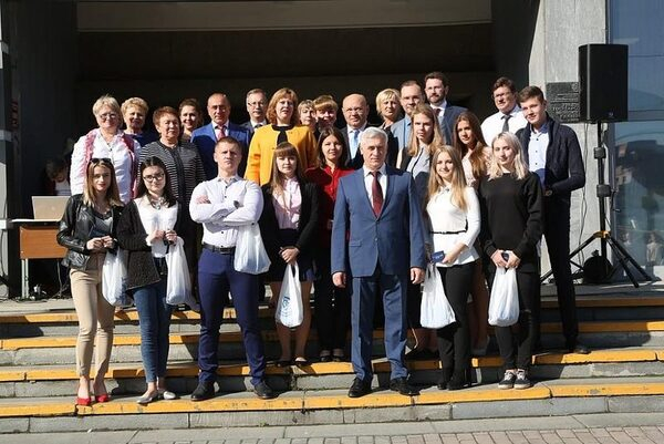 «Золотой резерв страны»: День знаний состоялся для первокурсников УрГЭУ «Золотой резерв страны»: День знаний состоялся для первокурсников УрГЭУ