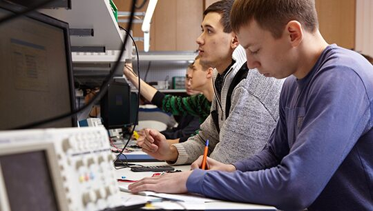 Стипендия из титана: студентов и выпускников вуза поддержала крупная корпорация Стипендия из титана: студентов и выпускников вуза поддержала крупная корпорация