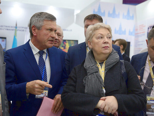 Президент В.В. Путин назвал АлтГУ перспективным университетом для международного сотрудничества Президент В.В. Путин назвал АлтГУ перспективным университетом для международного сотрудничества
