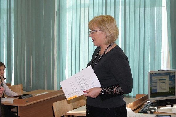 Активисты ОНФ на Камчатке провели тематические уроки, посвященные Дню Конституции РФ Активисты ОНФ на Камчатке провели тематические уроки, посвященные Дню Конституции РФ