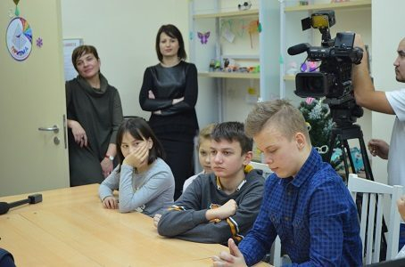 Активисты Народного фронта на Ямале открыли в Аксарке кружок «Основы журналистского мастерства» Активисты Народного фронта на Ямале открыли в Аксарке кружок «Основы журналистского мастерства»