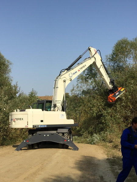 Лесной мульчер – мощный, но требовательный агрегат Лесной мульчер – мощный, но требовательный агрегат