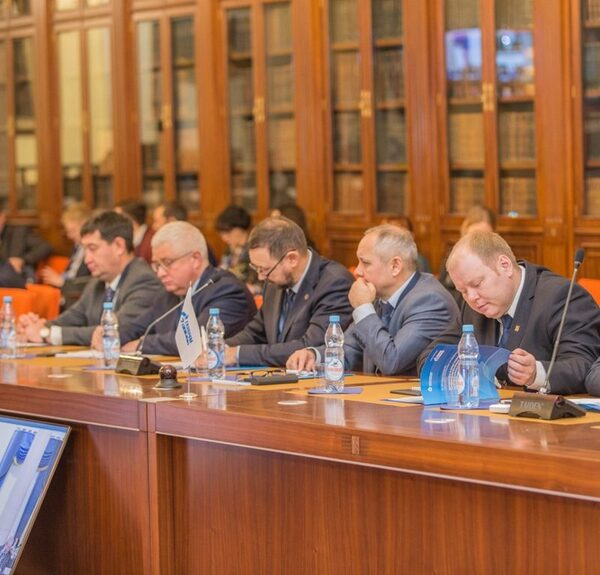 Ученые САЕ “ЭкоНефть” поделились своим опытом в разработке трудноизвлекаемых углеводородов Ученые САЕ “ЭкоНефть” поделились своим опытом в разработке трудноизвлекаемых углеводородов