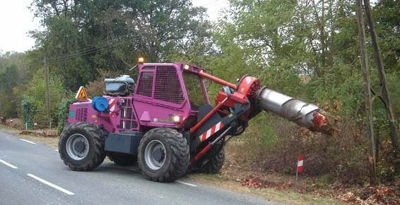 Крутит, вертит и малых объёмов не терпит Крутит, вертит и малых объёмов не терпит