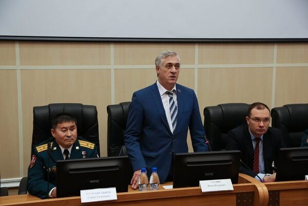 Это не подвиг — это мой долг». Студенты вуза встретились с героем России Сериком Султангабиевым Это не подвиг — это мой долг». Студенты вуза встретились с героем России Сериком Султангабиевым