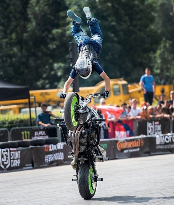Компания Stunt Buro создала уникальное мотошоу Компания Stunt Buro создала уникальное мотошоу