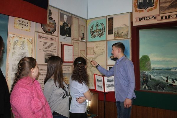 Активисты ОНФ на Камчатке организовали для школьников «уроки мужества» Активисты ОНФ на Камчатке организовали для школьников «уроки мужества»