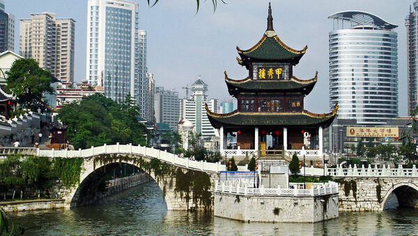 Власти Гуйяна нашли конструктивный путь к модернизации старых сообществ Власти Гуйяна нашли конструктивный путь к модернизации старых сообществ