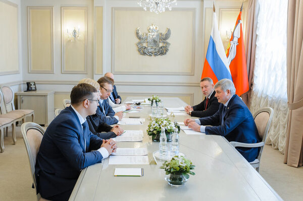 Воронежские активисты ОНФ передали врио губернатора общественные предложения Воронежские активисты ОНФ передали врио губернатора общественные предложения