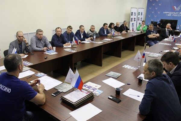Представители челябинского отделения ОНФ обсудили механизмы контроля общественных предложений Представители челябинского отделения ОНФ обсудили механизмы контроля общественных предложений