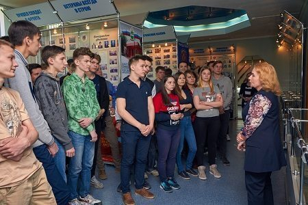 Накануне Дня Победы амурские активисты ОНФ организовали для студентов экскурсии в музей областного УМВД Накануне Дня Победы амурские активисты ОНФ организовали для студентов экскурсии в музей областного УМВД