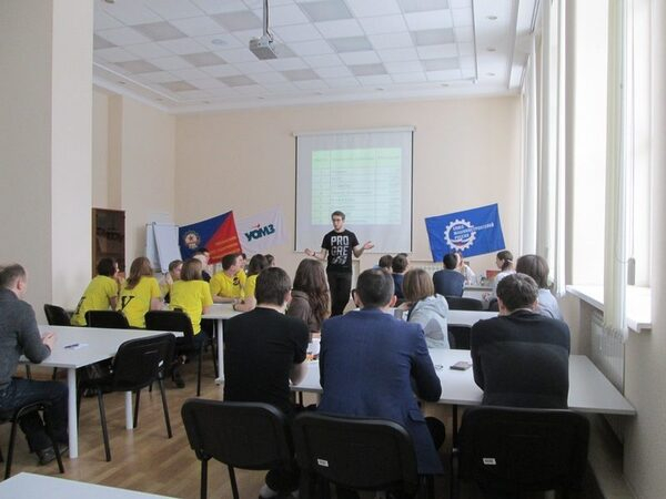 И вновь знатоки в игре И вновь знатоки в игре