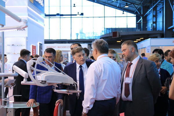 Выставка «Стоматология Санкт-Петербург» открылась в ВК «Ленэкспо» Выставка «Стоматология Санкт-Петербург» открылась в ВК «Ленэкспо»