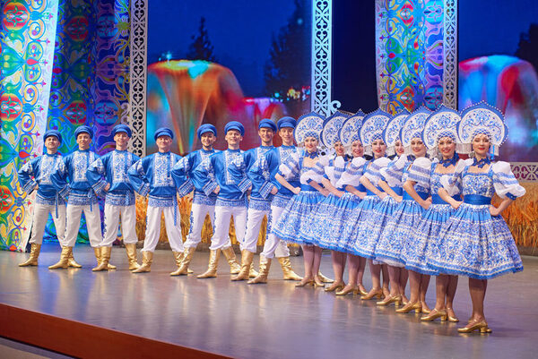 Гости русского фольклорного шоу «Золотое кольцо» Гости русского фольклорного шоу «Золотое кольцо»