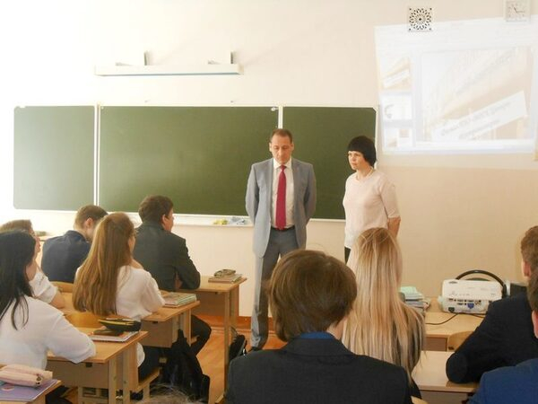 Специалисты Костромаэнерго проводят профориентационную компанию в школах Костромской области Специалисты Костромаэнерго проводят профориентационную компанию в школах Костромской области
