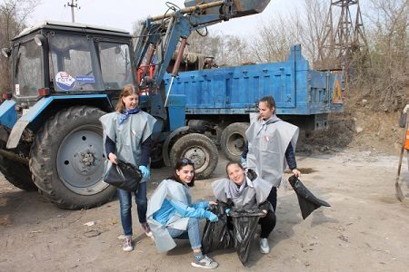 Амурские активисты ОНФ провели в Благовещенске спортивный субботник Амурские активисты ОНФ провели в Благовещенске спортивный субботник