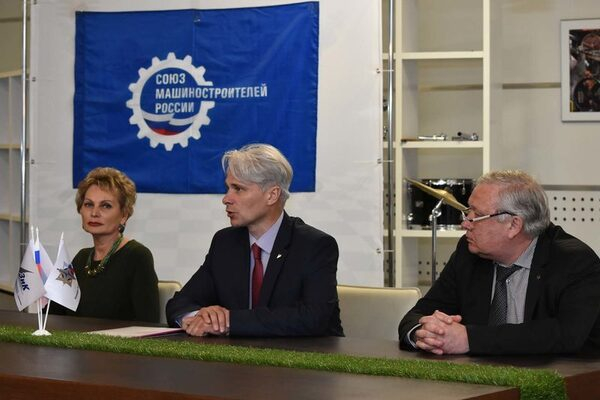 Опыт в области подготовки кадров Опыт в области подготовки кадров