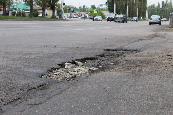 Воронежские активисты ОНФ проводят мониторинг состояния дорог, отремонтированных в прошлом году Воронежские активисты ОНФ проводят мониторинг состояния дорог, отремонтированных в прошлом году
