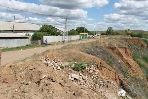 Оренбургские активисты ОНФ добиваются решения проблемы с оползневым обрывом в поселке Экспериментальный Оренбургские активисты ОНФ добиваются решения проблемы с оползневым обрывом в поселке Экспериментальный