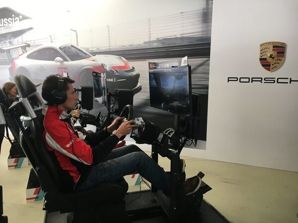 UltraWide мониторы LG 34UC88-B на Чемпионате по виртуальному автоспорту Porsche Eracing Championship Russia UltraWide мониторы LG 34UC88-B на Чемпионате по виртуальному автоспорту Porsche Eracing Championship Russia