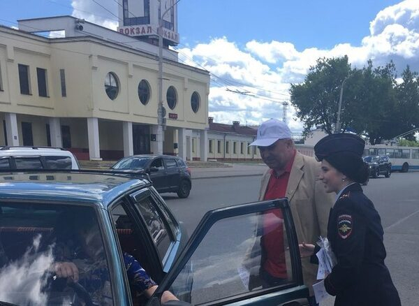 Активисты ОНФ провели акцию «Водитель, сбереги пешехода!» в Костроме, Шарье, Волгореченске и Галиче Активисты ОНФ провели акцию «Водитель, сбереги пешехода!» в Костроме, Шарье, Волгореченске и Галиче