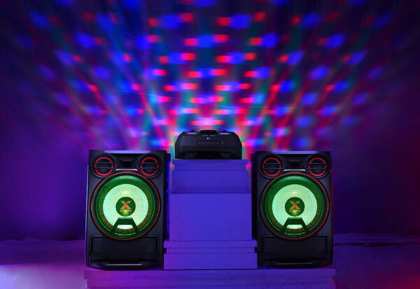 LG Electronics представляет на российском рынке новые модели минисистем серии X-Boom – LG CK99 и LG CK43 LG Electronics представляет на российском рынке новые модели минисистем серии X-Boom – LG CK99 и LG CK43