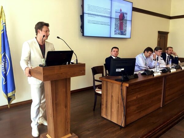 На Национальном лесном форуме АлтГУ представил проект по восстановлению популяции краснокнижных балобанов На Национальном лесном форуме АлтГУ представил проект по восстановлению популяции краснокнижных балобанов