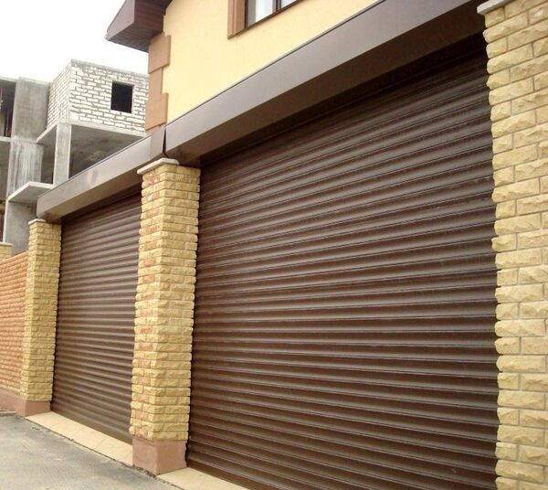 Управляемые с помощью телефона рулонные ворота от компании Levin-Group Управляемые с помощью телефона рулонные ворота от компании Levin-Group