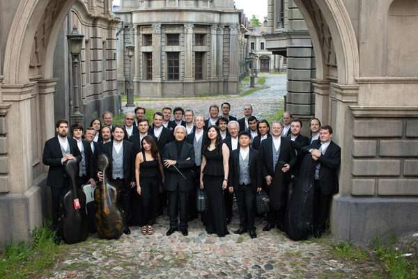 HENDERSON представляет новый образ оркестра «Виртуозы Москвы» HENDERSON представляет новый образ оркестра «Виртуозы Москвы»