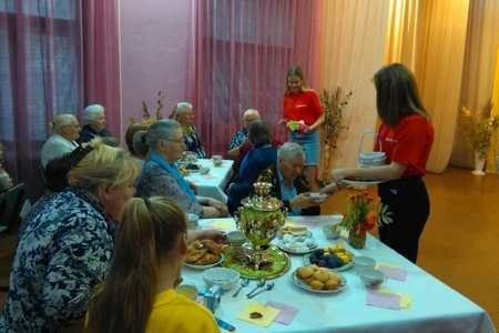 Курганская команда «Молодежки ОНФ» приняла участие в акции в честь Международного дня пожилых людей Курганская команда «Молодежки ОНФ» приняла участие в акции в честь Международного дня пожилых людей