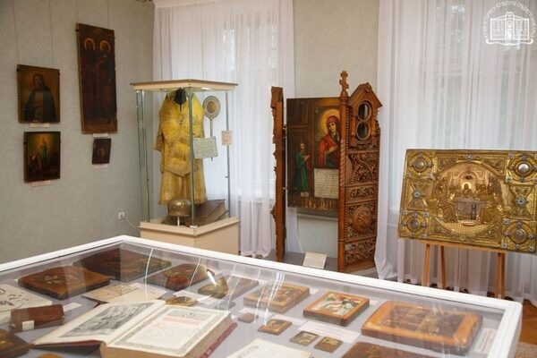 В Сарапуле открылась выставка икон из собрания городского музея