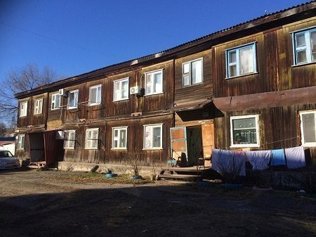 Амурские активисты ОНФ взяли на контроль оставшийся без управляющей компании аварийный дом в Благовещенске Амурские активисты ОНФ взяли на контроль оставшийся без управляющей компании аварийный дом в Благовещенске